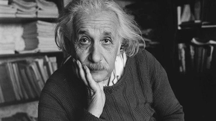 You are currently viewing Альберт Эйнштейн: краткая биография, цитаты и афоризмы ученого